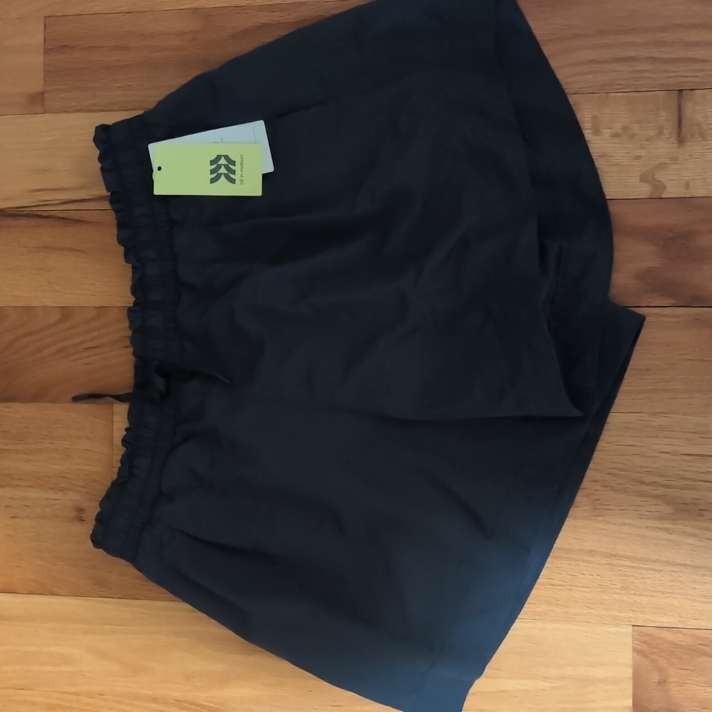4 for $20🏷️ All In Motion High Rise Shorts